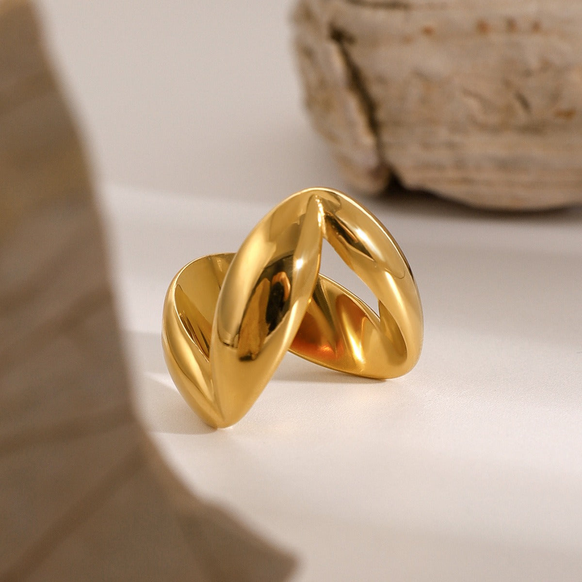 Kaze Elegant V-Shaped Simple Style Ring | 18K Gold Minimalist Ring in Gold &amp; Silver