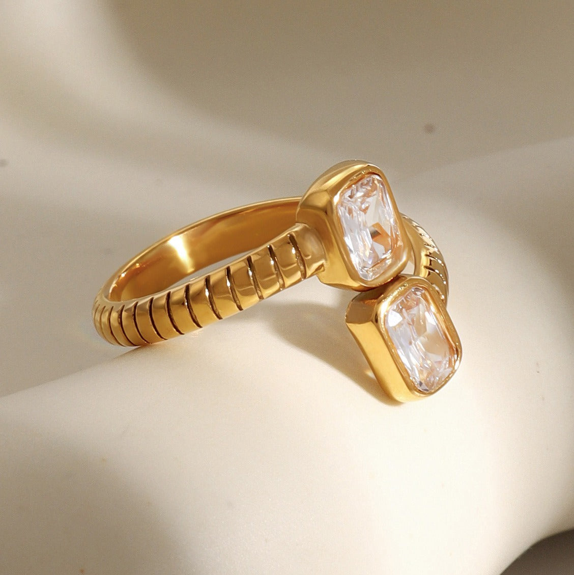 Kaze Geometric Gemstone High-End Open Ring | 18K Gold Adjustable Luxury Ring