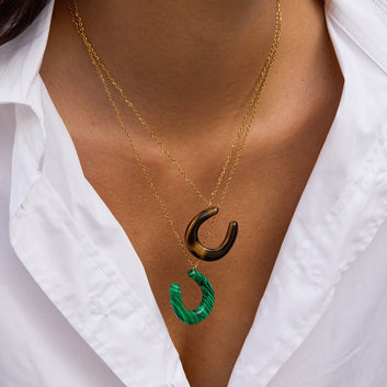 Kaze Horseshoe Tiger's Eye Necklace | 18K Gold Gemstone Pendant Necklace