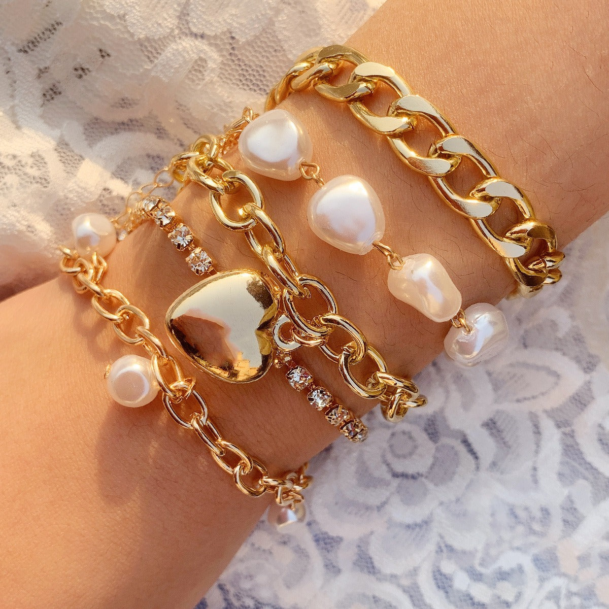 Kaze 18K Gold Baroque Pearl Heart Chain Bracelet | Luxury Baroque Pearl Bracelet