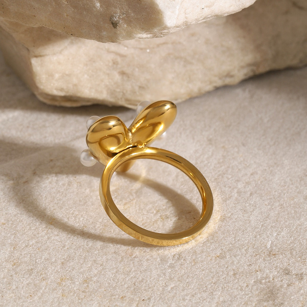 Kaze Exquisite Heart-Shaped Pearl Inlay Ring | 18K Gold Romantic Pearl Ring Size 7