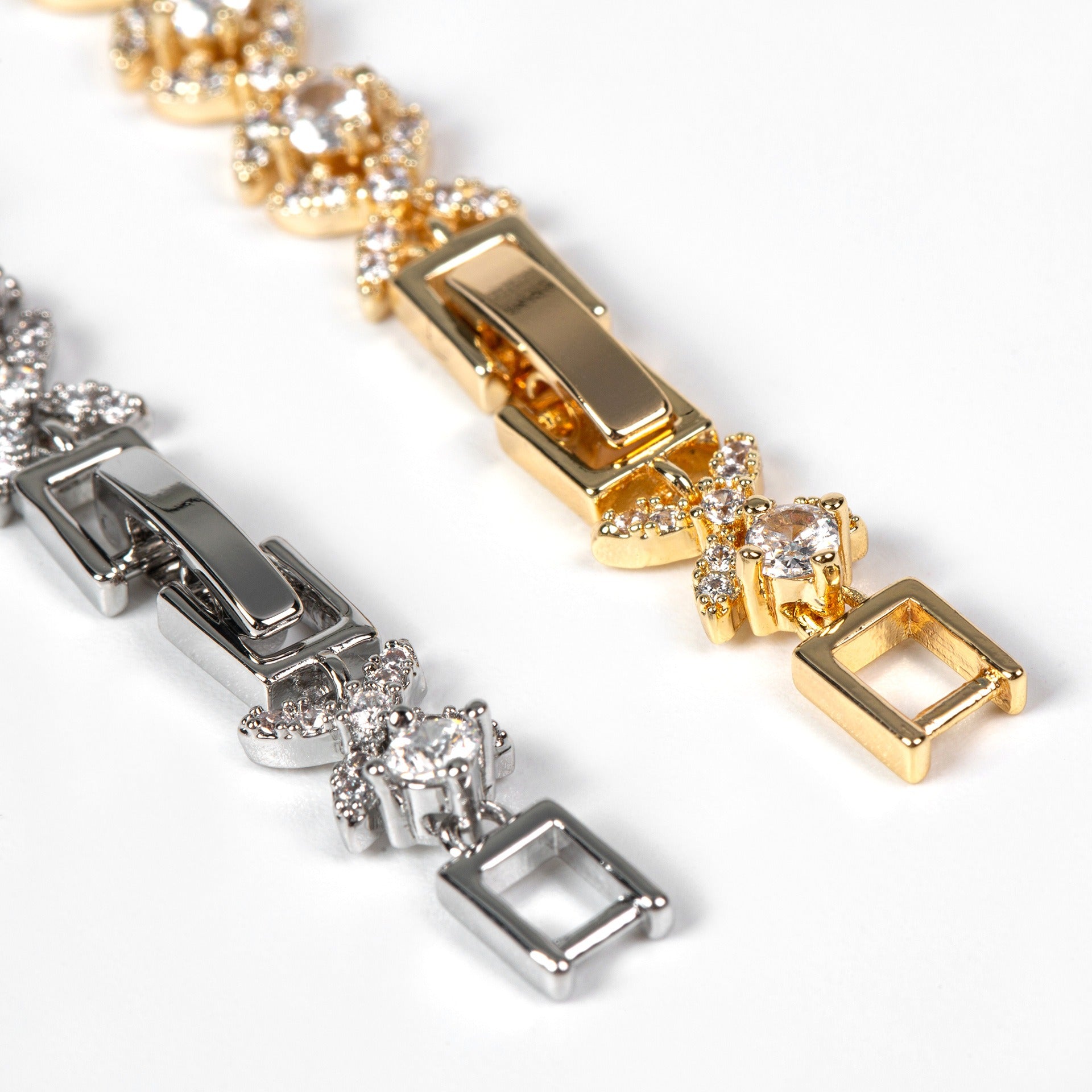 Kaze Small Cross Cubic Zirconia Bracelet | S925 Sterling Silver Cross Bracelet