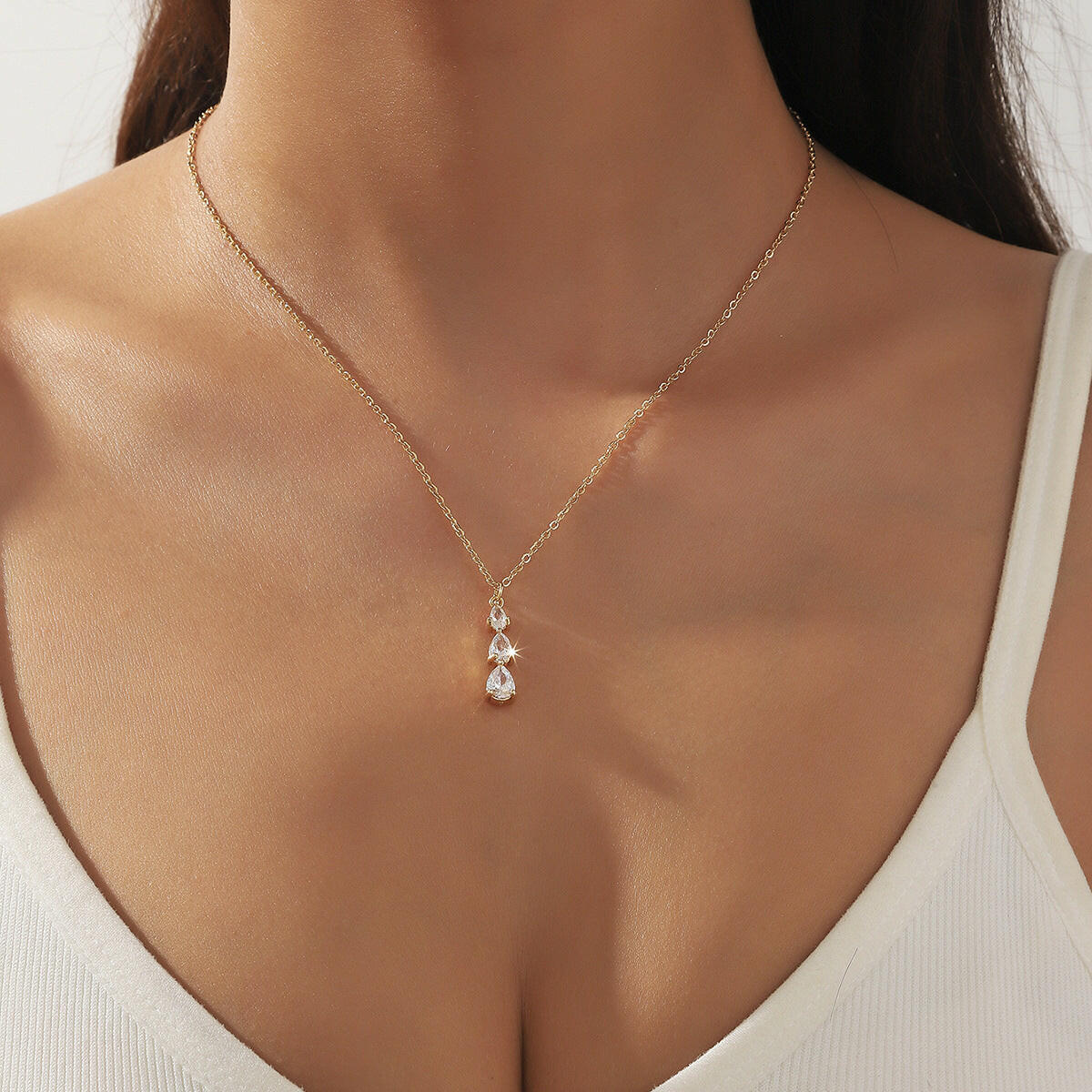 Kaze Zircon Water Drop Pendant Necklace | Teardrop Zircon Necklace in Gold &amp; Silver