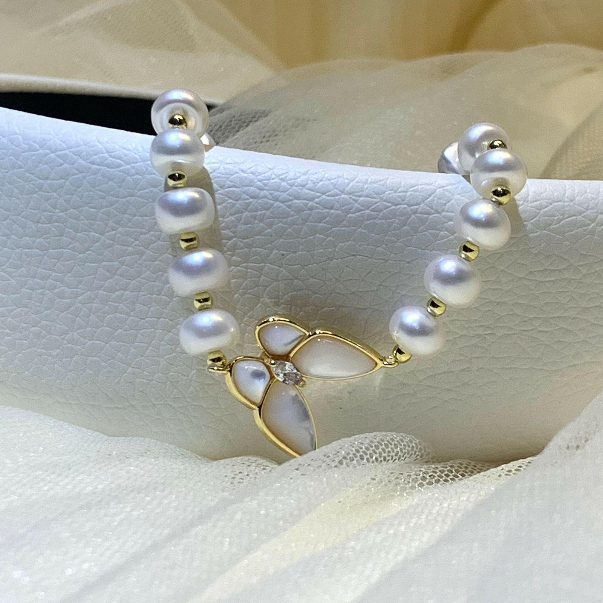 Kaze Four-Sided Light Freshwater Pearl Bracelet | 7–8mm White Pearl Copper Bracelet