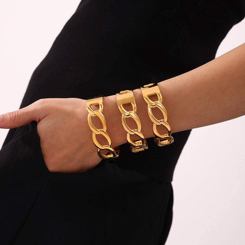 Kaze Interlocking Design Bracelet | 18K Gold Unique Chain Bracelet in Gold &amp; Silver