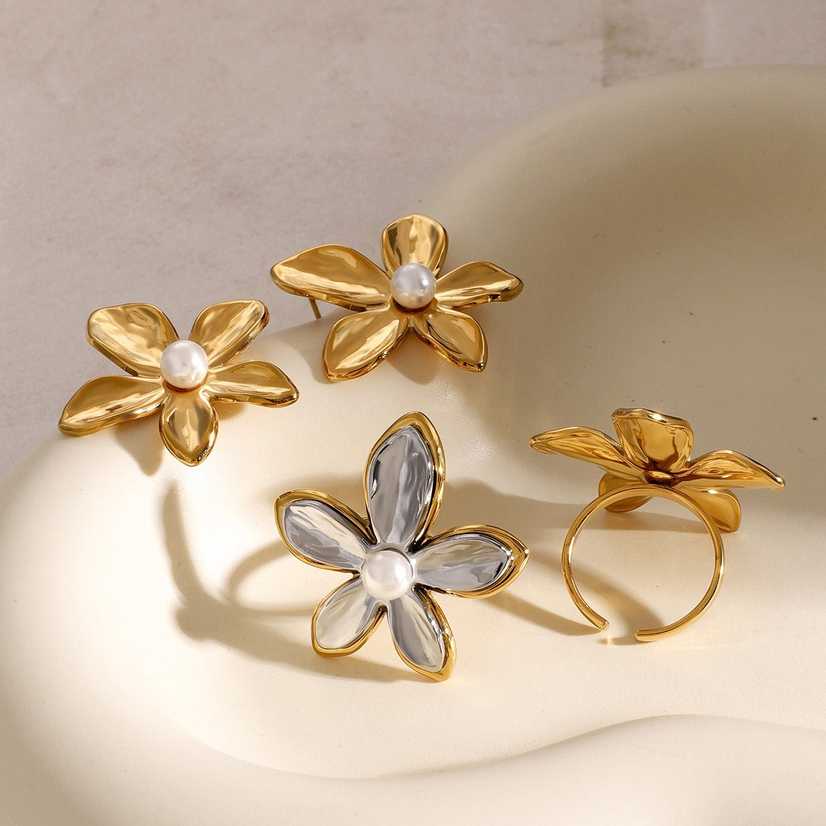 Kaze Flower Earring and Ring Set | 18K Gold Floral Stainless Steel Set in Gold &amp; Two-Tone