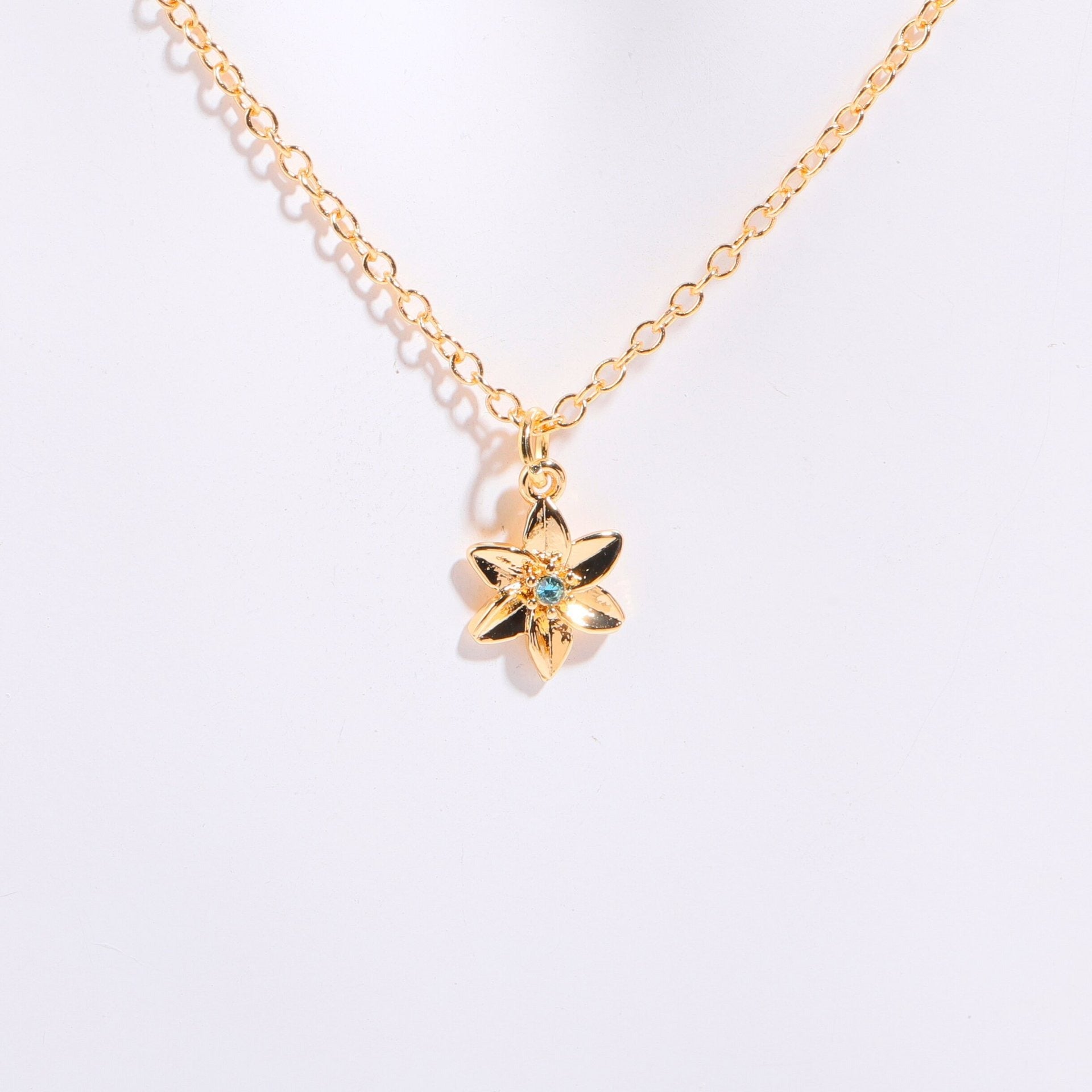 Kaze 18K Gold Birth Month Flower Bracelet | Personalised Floral Bracelet in All 12 Months March
