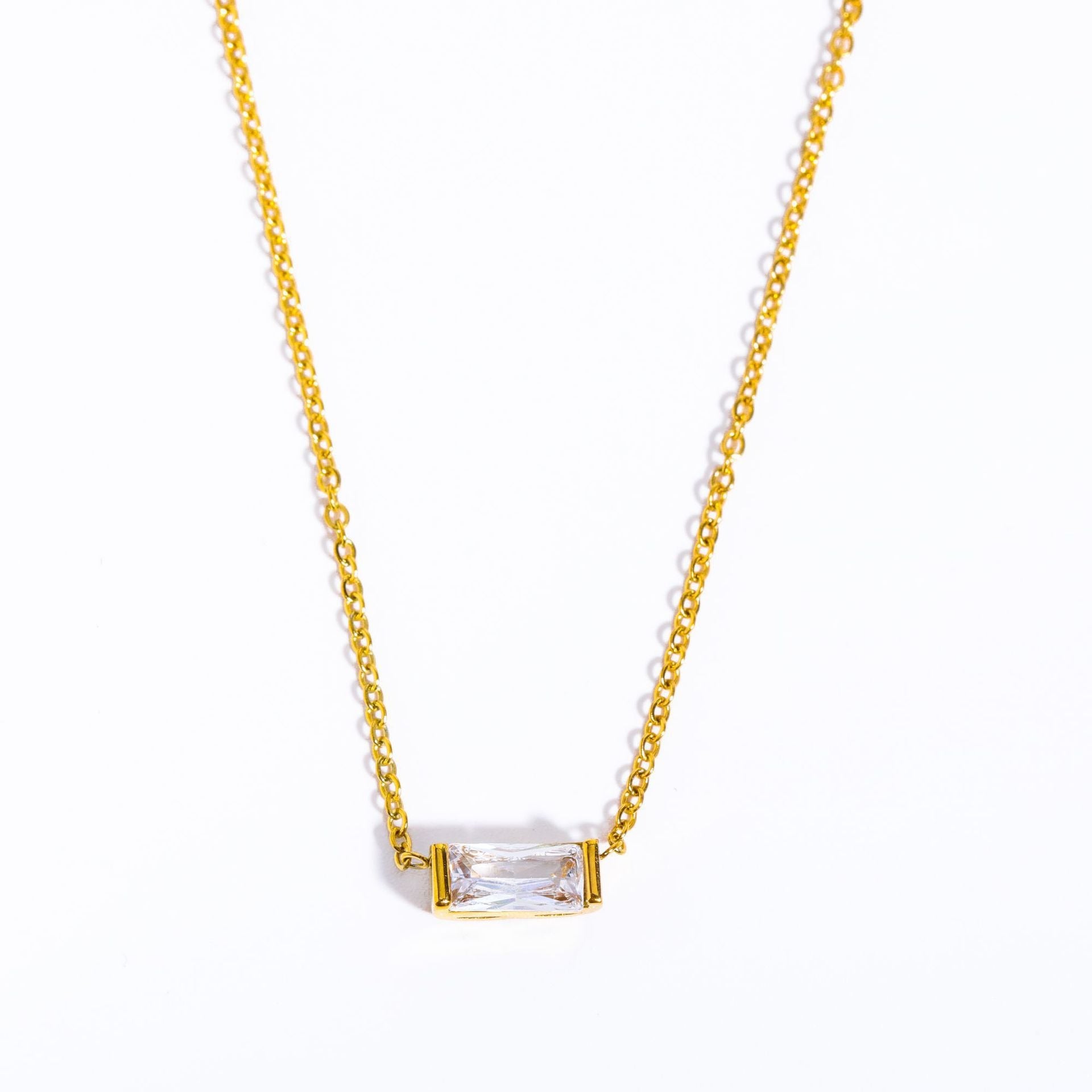 Kaze 18K Gold Vintage Pearl and Birthstone Bracelet | Sailor Clasp Luxury Bracelet