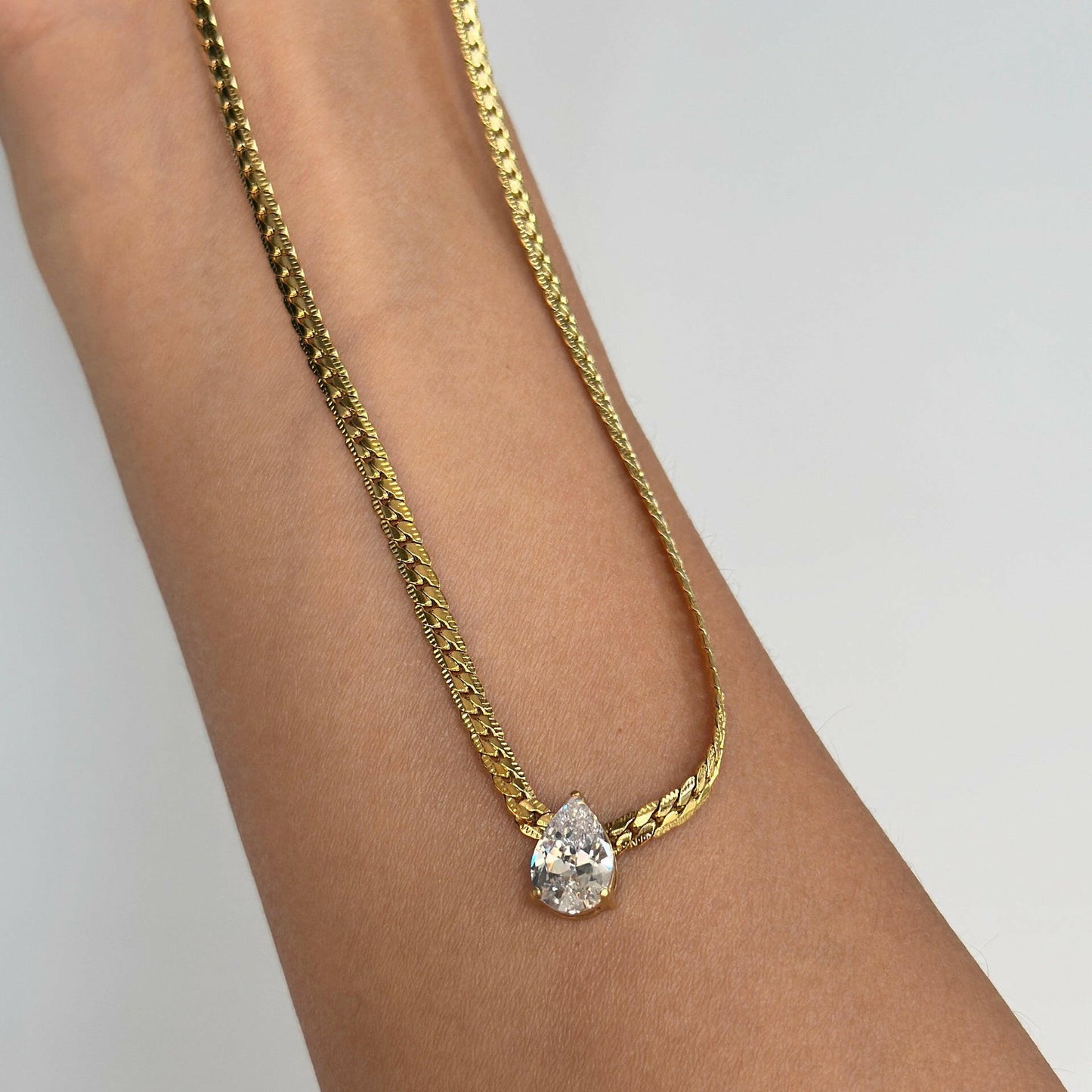 Kaze Vintage 18K Gold O-Ring Drop Chain Necklace | Titanium Steel Pendant Necklace