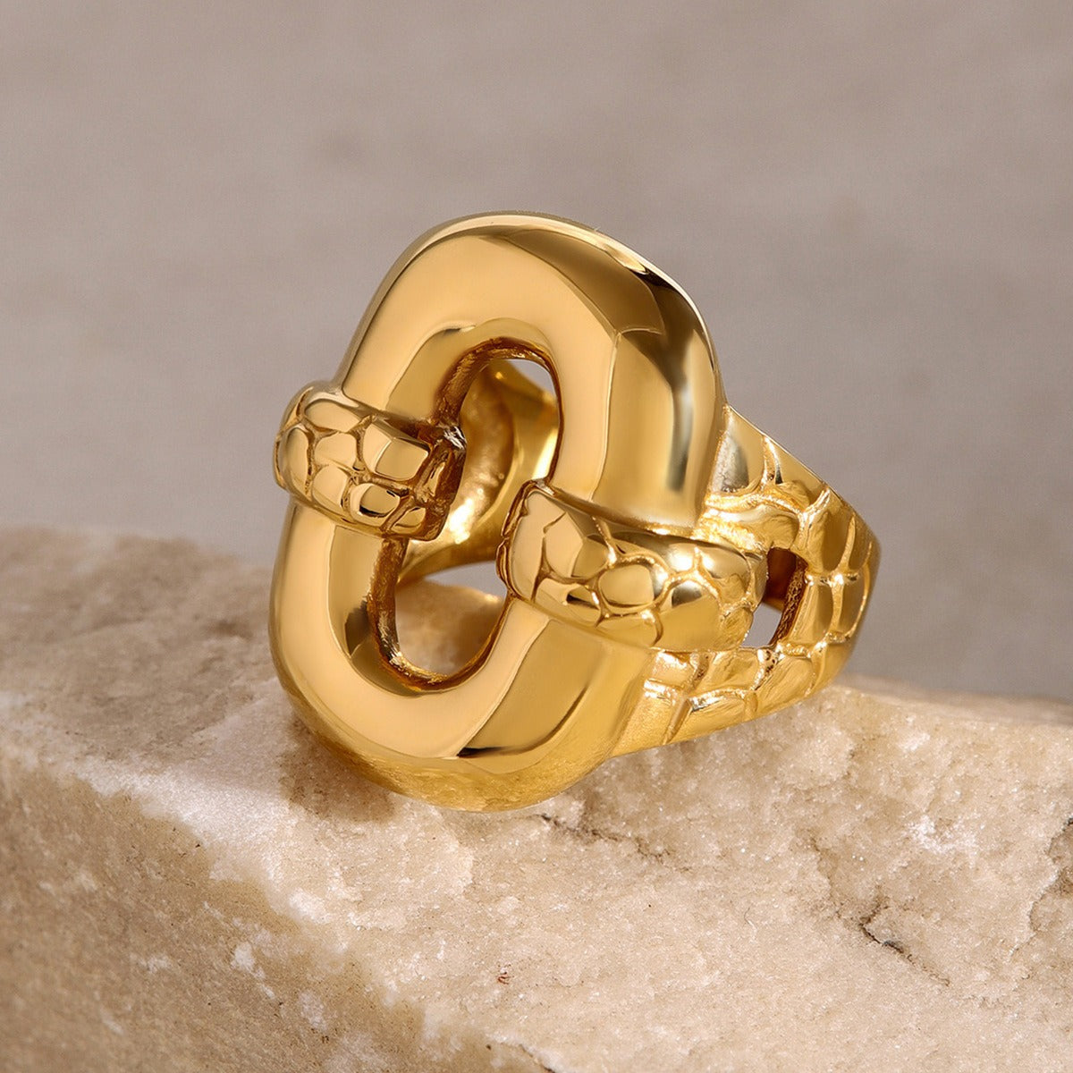 Kaze Geometric O-Shaped Tortoise Pattern Ring | 18K Gold Nature-Inspired Ring Size 8