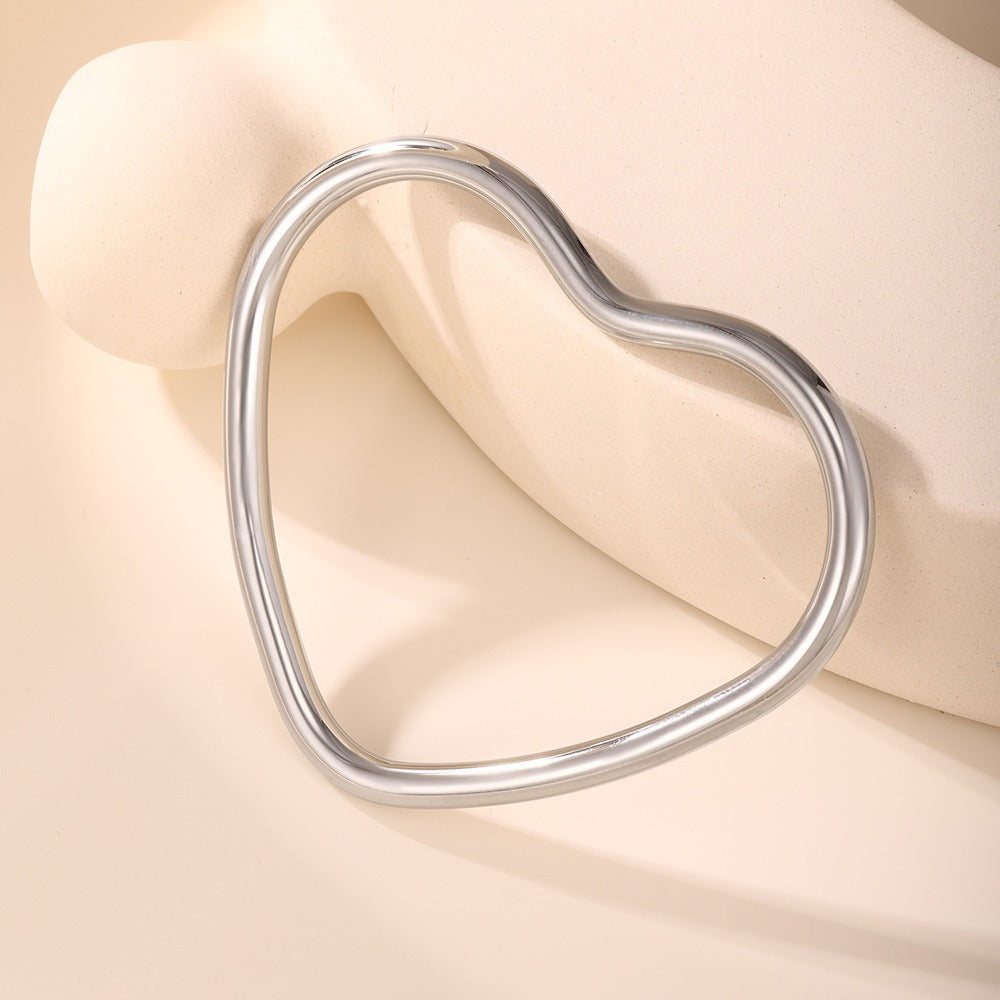 Kaze Heart-Shaped Minimalist Ring Bracelet | 18K Gold Open Heart Bangle in Gold &amp; Silver