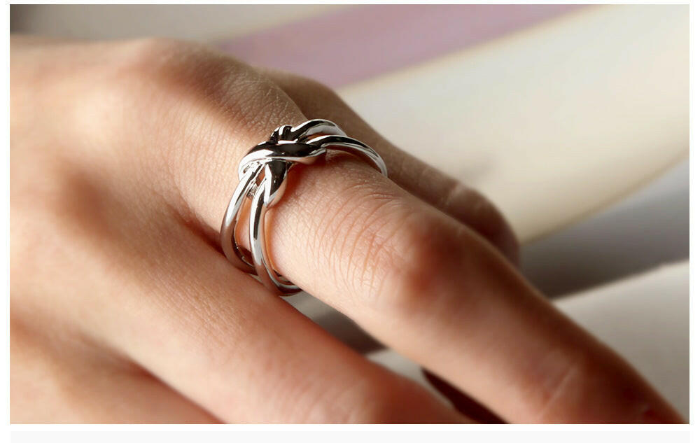 Kaze Retro Geometric Charm Ring | Vintage-Inspired Ring in Gold &amp; Silver Sizes 6–8