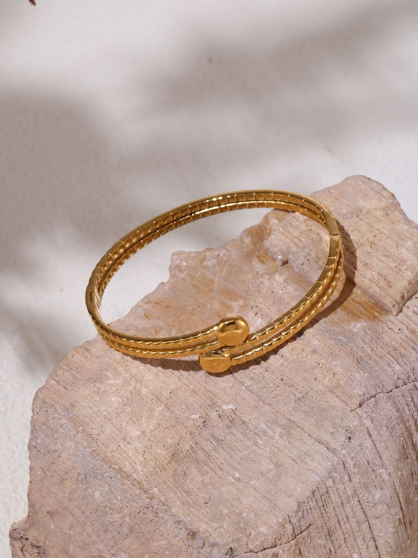 Kaze Double-Layer Textured Bracelet | 18K Gold Adjustable High-End Bracelet in Gold &amp; Silver