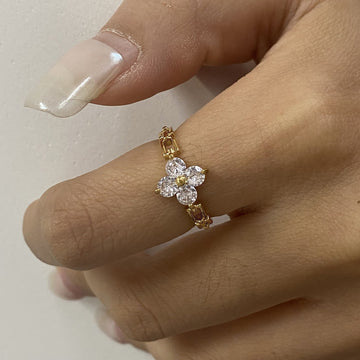 Kaze Flower Gemstone Ring | 18K Gold Floral Ring with Gemstone Detail