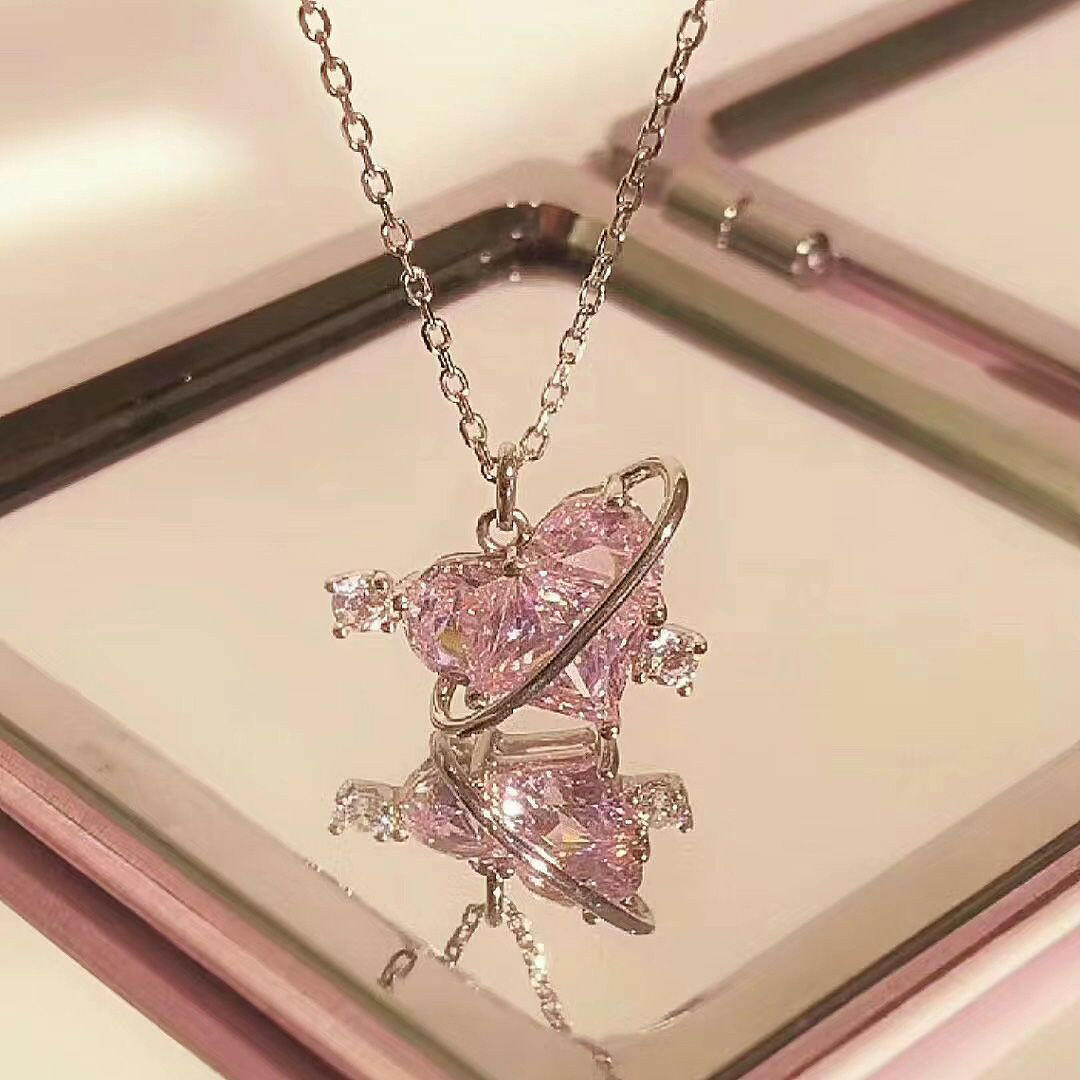 Kaze Planet-Inspired Heart Pendant Clavicle Necklace | Alloy O-Chain Love Planet Necklace