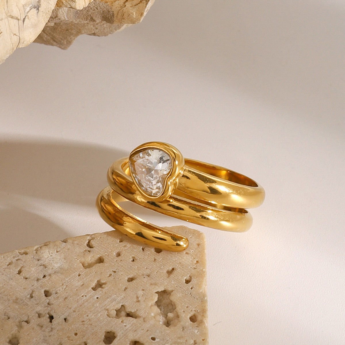 Kaze Luxury Heart-Shaped Gemstone Ring | 18K Gold Classic Heart Ring in Sizes 6–8 US
