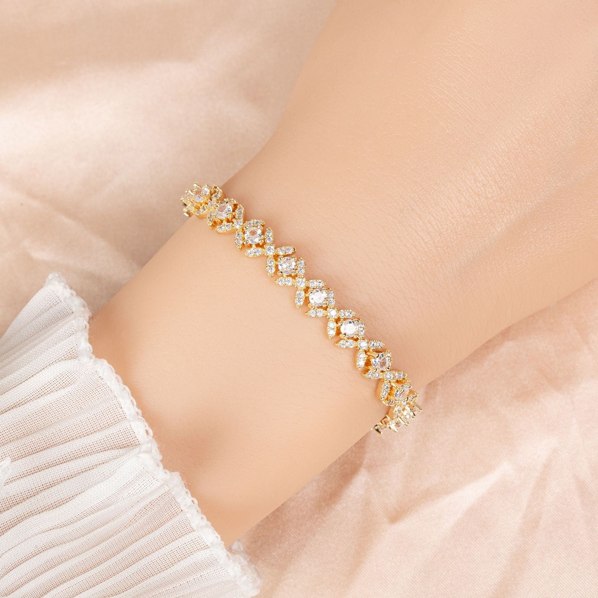 Kaze Small Cross Cubic Zirconia Bracelet | S925 Sterling Silver Cross Bracelet Gold Base with White