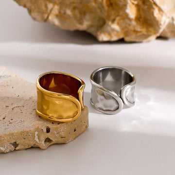 Kaze Hammered Texture Simple Elegant Ring | 18K Gold Artisan Ring in Gold &amp; Silver