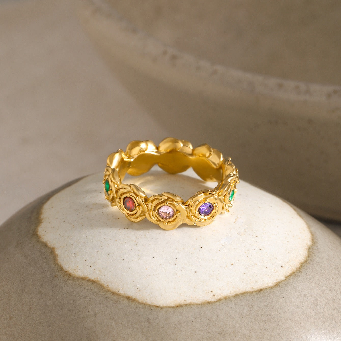Kaze Retro Rose Round Gemstone Ring | 18K Gold Vintage Light Luxury Ring Size 7
