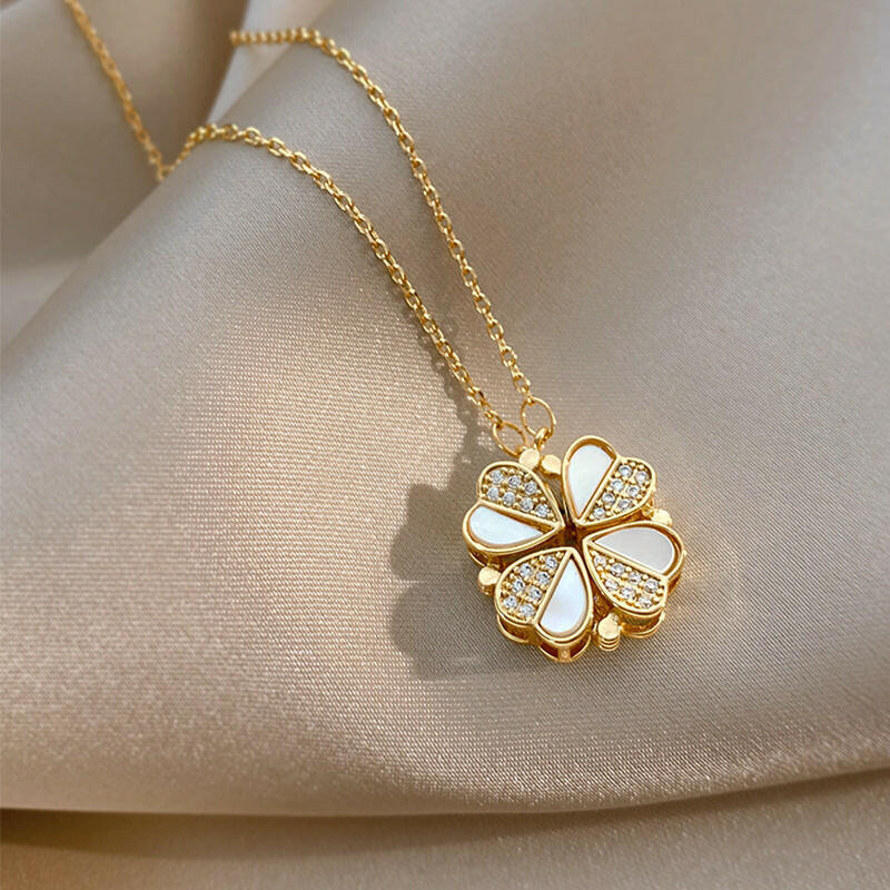 Kaze Four-Leaf Clover and Heart Pendant Necklace | Gold Titanium Steel Lucky Love Necklace