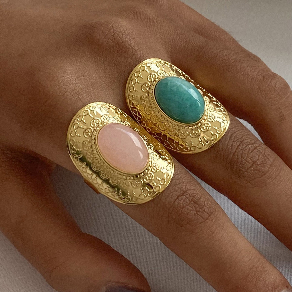Kaze Oval Gemstone Textured Luxury Ring | 18K Gold High-End Ring in Green &amp; Pink