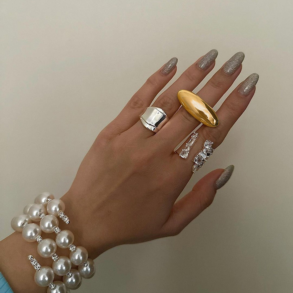 Kaze Elegant Oval Curved Ring | 18K Gold Noble Oval Ring in Gold &amp; Silver Size 7