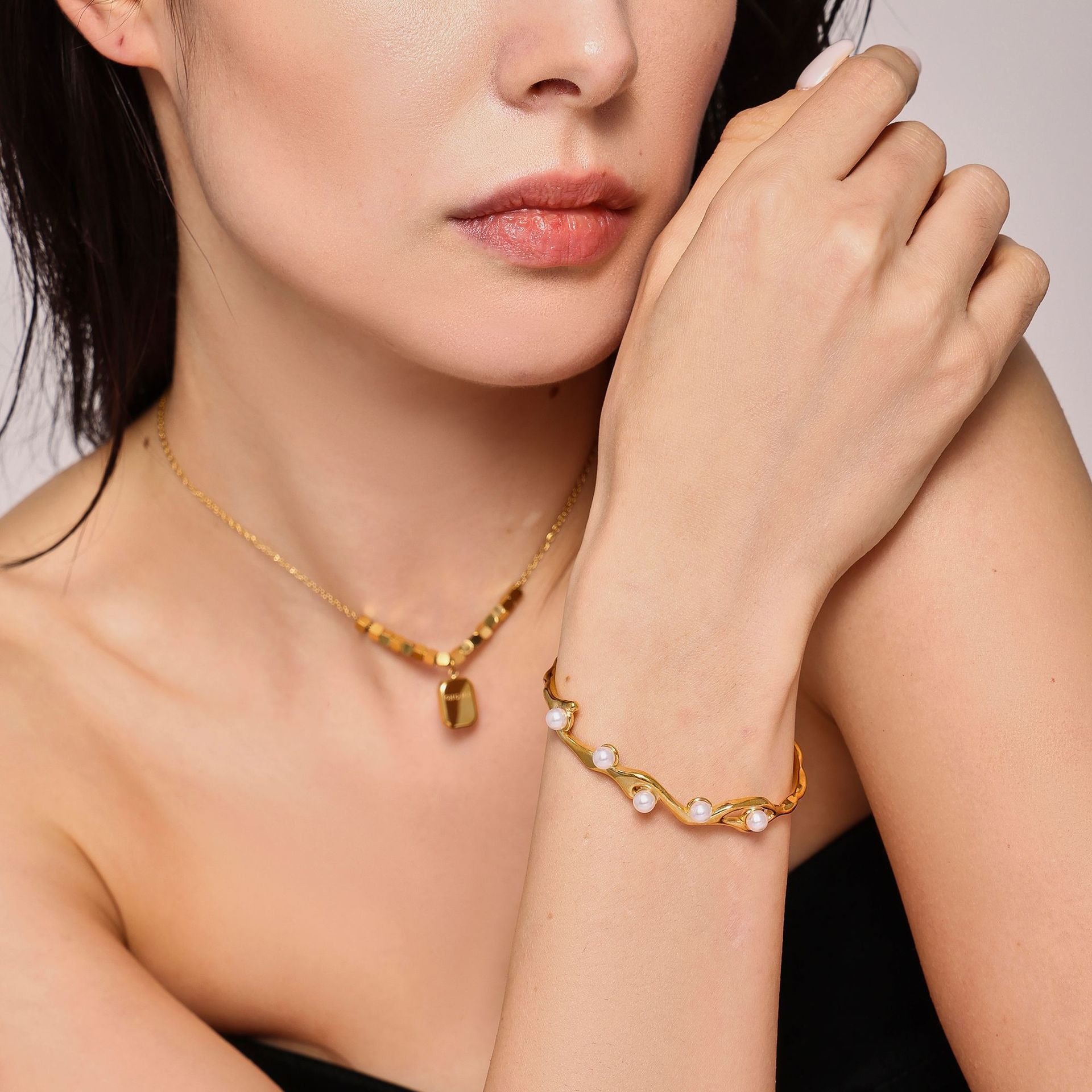 Kaze Irregular C-Shape Pearl Bangle | 18K Gold Pearl Inlaid Open Bracelet in Gold &amp; Silver