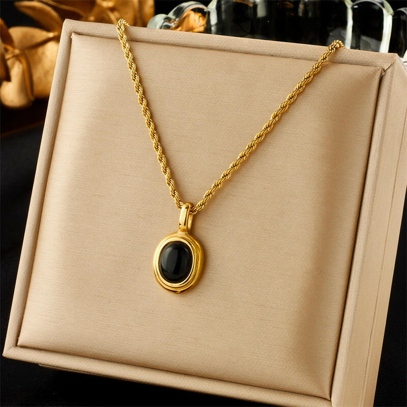 Kaze Black and White Gemstone Hemp Flower Necklace | Vintage Titanium Steel Pendant Black