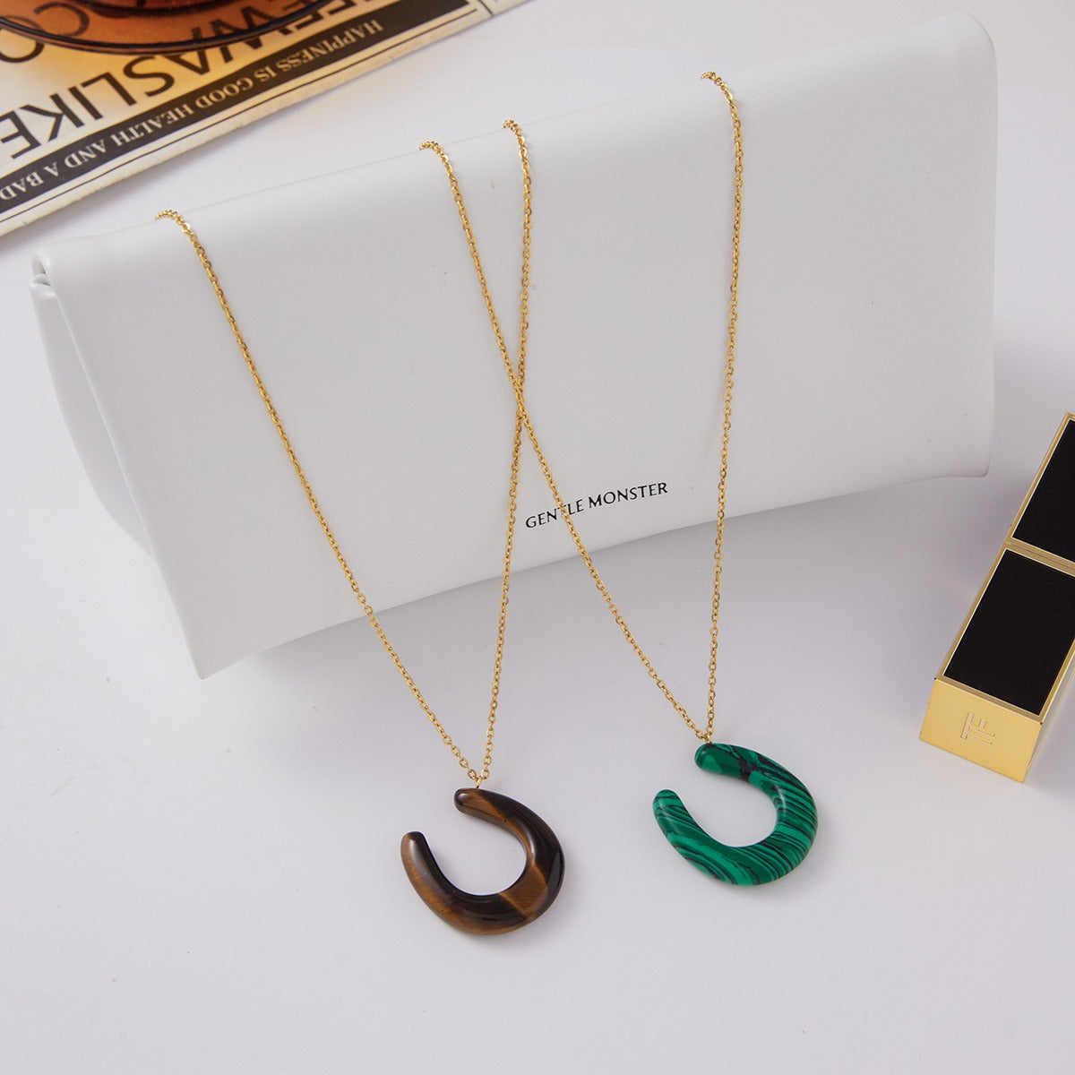 Kaze Horseshoe Tiger's Eye Necklace | 18K Gold Gemstone Pendant Necklace