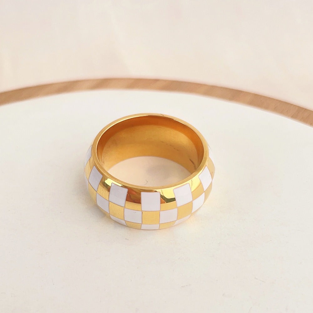 Kaze Vintage Checkered Pattern Ring | 18K Gold Titanium Steel Ring Sizes 6–9 US