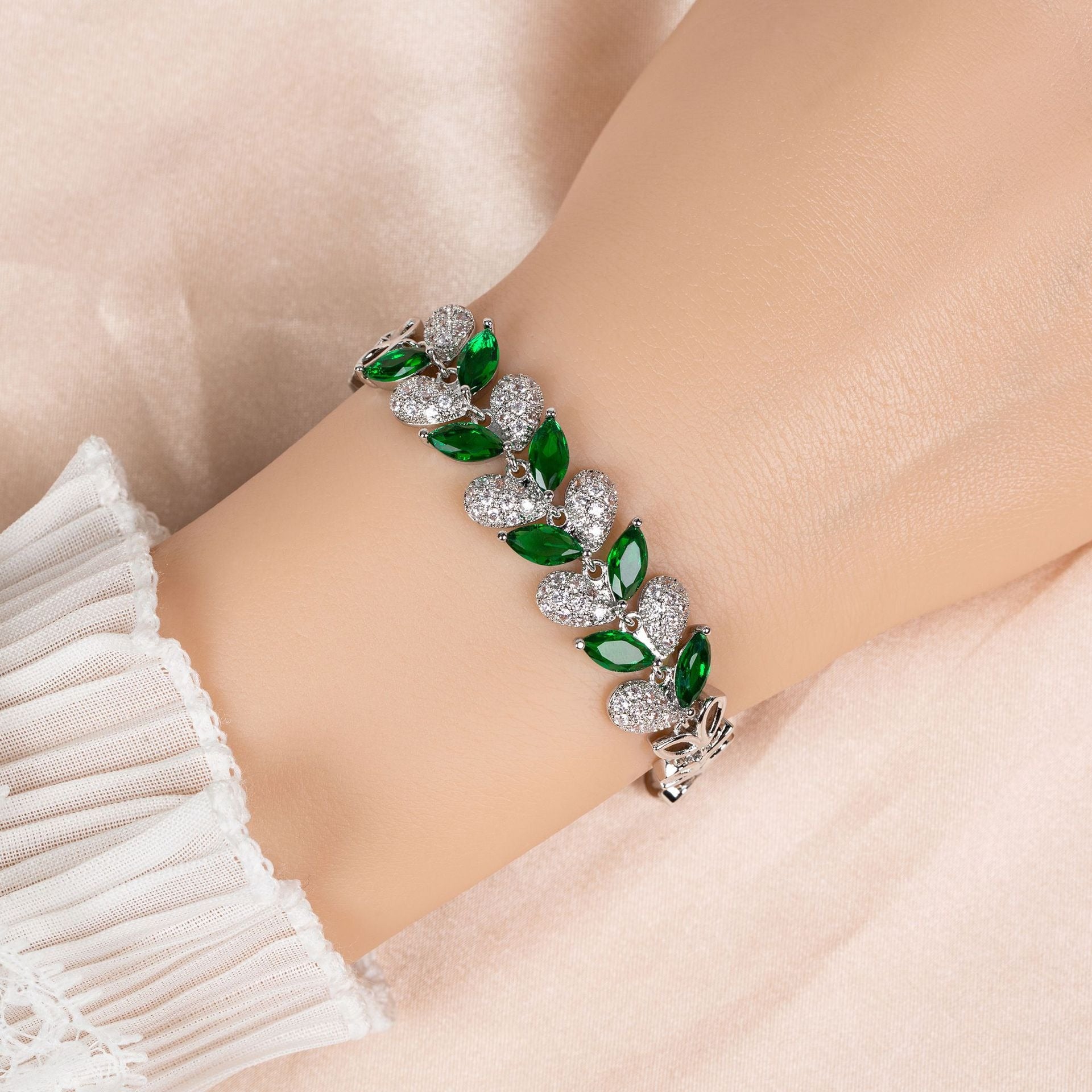 S925 Sterling Silver Micro-Pavé Zirconia Leaf and Fishtail Link Chain Bracelet White base green