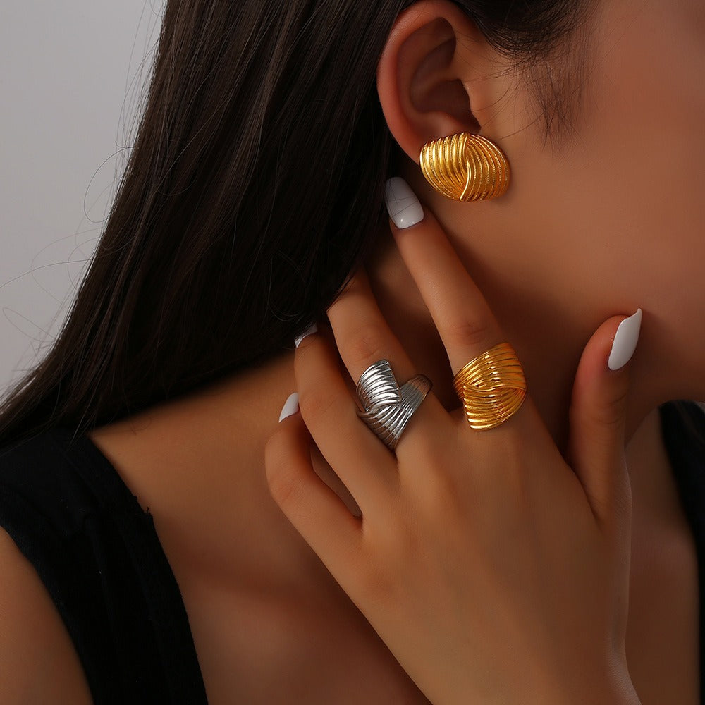 18K Gold Fashionable Personality Linear Pattern Design Simple Style Earring and Ring Set