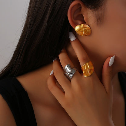 18K Gold Fashionable Personality Linear Pattern Design Simple Style Earring and Ring Set