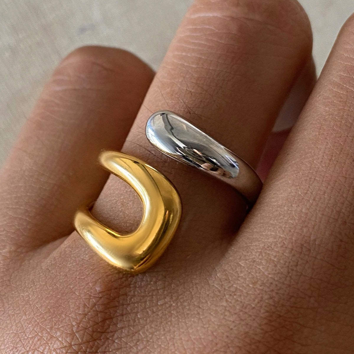 Kaze Gold and Silver Contrast Geometric Ring | 18K Gold Two-Tone Noble Design Ring