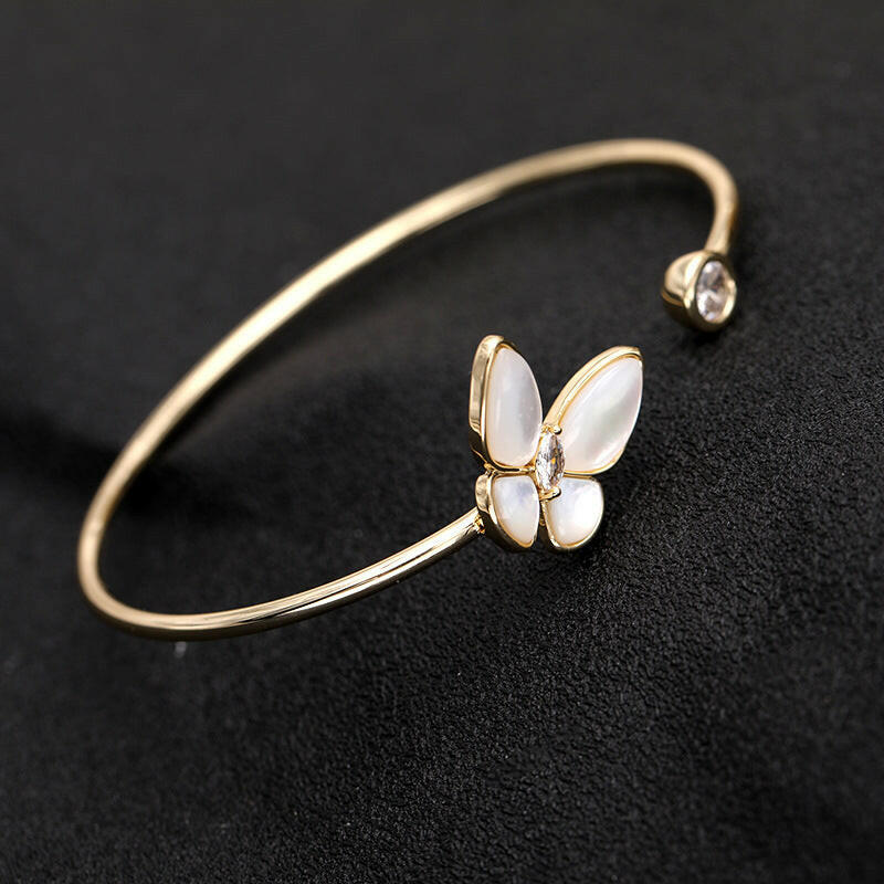 Kaze Butterfly Mother-of-Pearl Gold Bracelet | Gold-Plated Copper Pearl Bracelet for Women