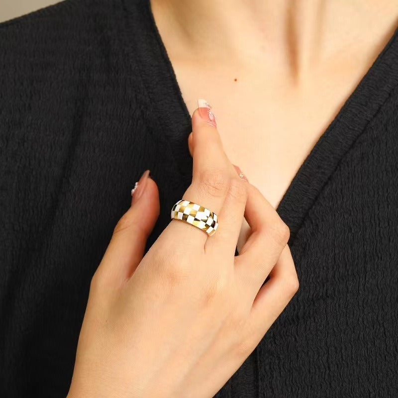 Kaze Vintage Checkered Pattern Ring | 18K Gold Titanium Steel Ring Sizes 6–9 US