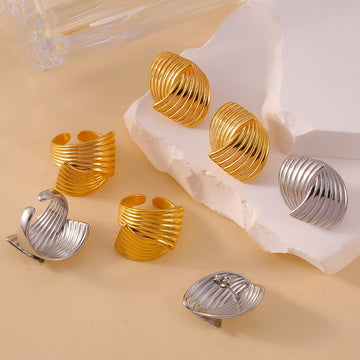 18K Gold Fashionable Personality Linear Pattern Design Simple Style Earring and Ring Set