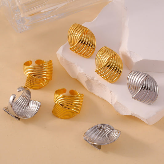 18K Gold Fashionable Personality Linear Pattern Design Simple Style Earring and Ring Set