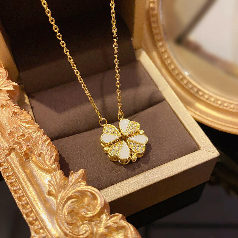 Kaze Four-Leaf Clover and Heart Pendant Necklace | Gold Titanium Steel Lucky Love Necklace