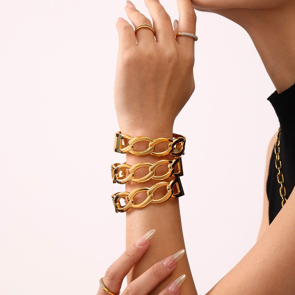 Kaze Interlocking Design Bracelet | 18K Gold Unique Chain Bracelet in Gold &amp; Silver