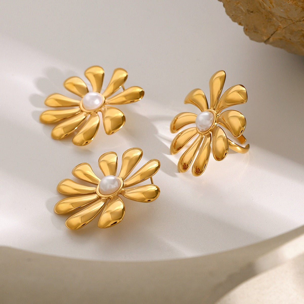 Kaze Retro Feather Diamond Earring and Ring Set | 18K Gold Vintage-Inspired Jewellery Set