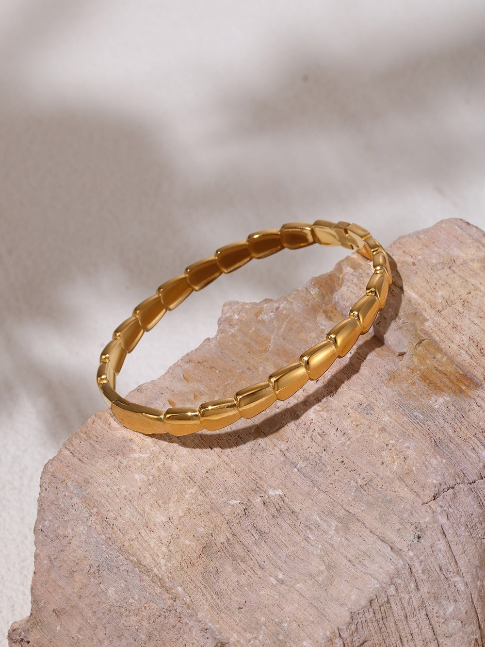 Kaze Geometric Classic Vintage Bracelet | 18K Gold Retro-Inspired Bracelet in Gold &amp; Silver