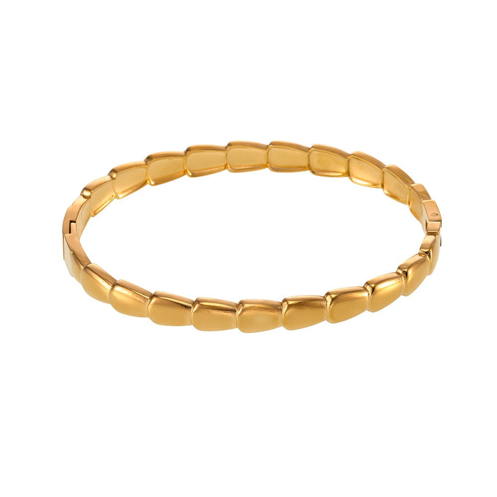 Kaze Geometric Classic Vintage Bracelet | 18K Gold Retro-Inspired Bracelet in Gold &amp; Silver