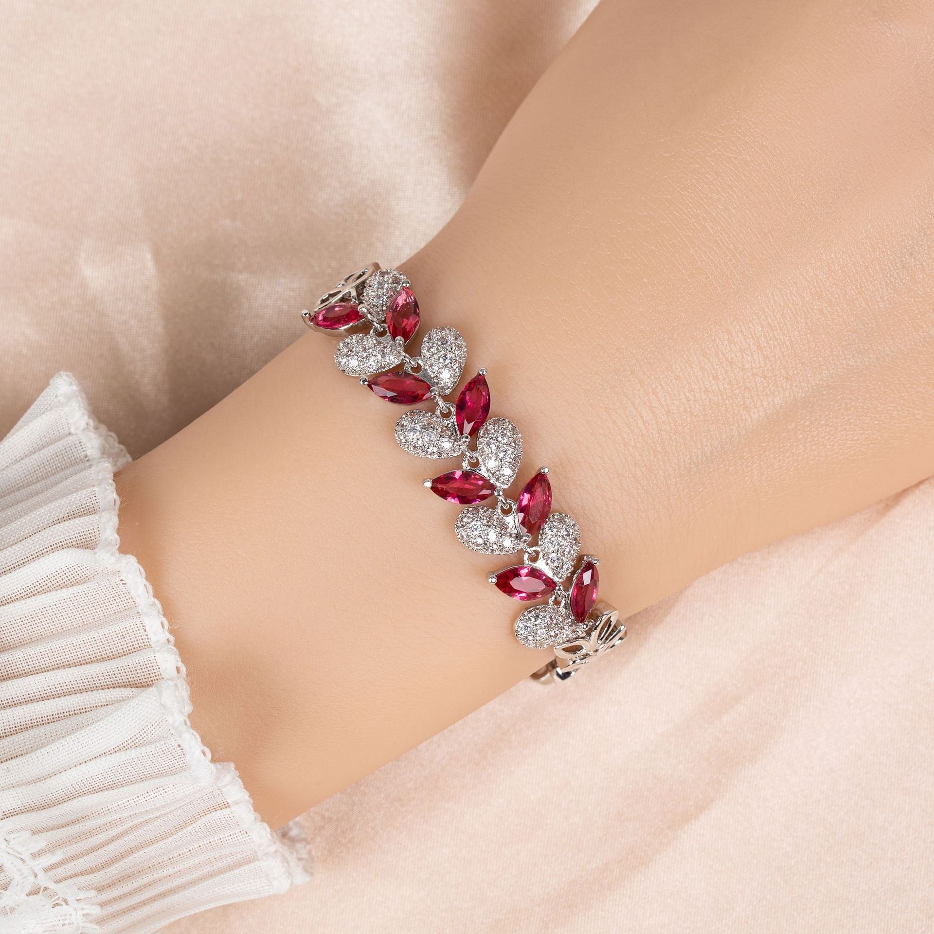 S925 Sterling Silver Micro-Pavé Zirconia Leaf and Fishtail Link Chain Bracelet White base with rose red