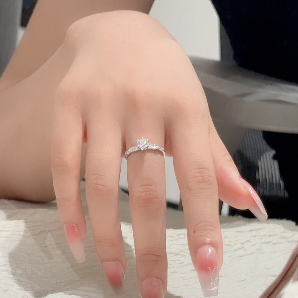S925 Sterling Silver 0.5ct Moissanite Petal Ring