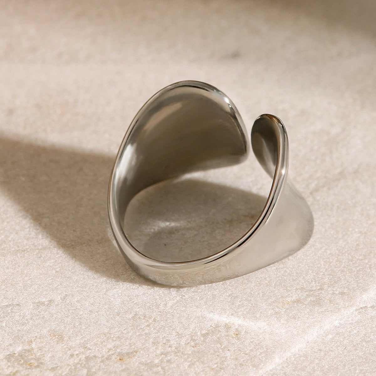 Kaze Simple Geometric Design Ring | 18K Gold Minimalist Adjustable Ring in Gold &amp; Silver