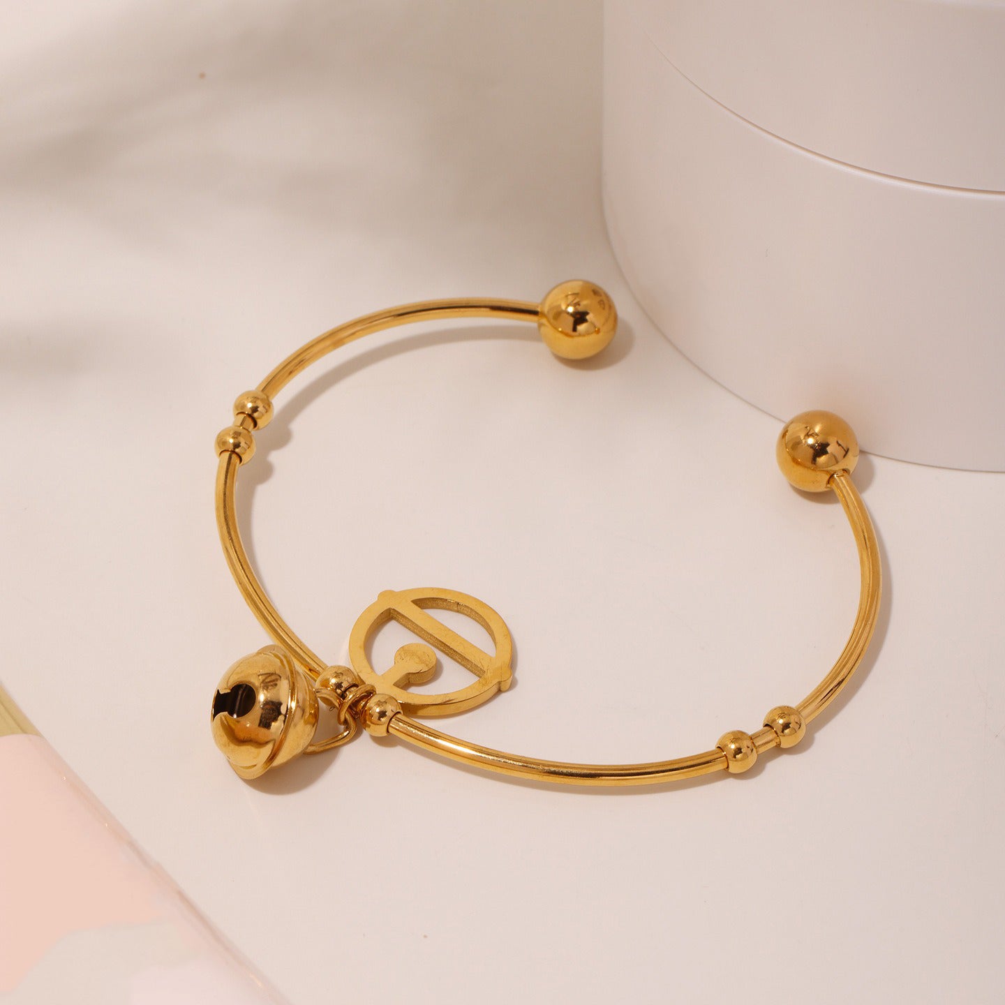 Kaze Dual Bell Pendant Bracelet | 18K Gold Charm Bracelet in Gold, Silver &amp; Rose Gold