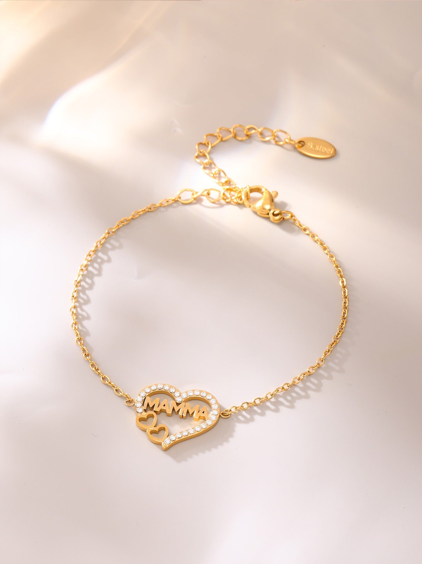Kaze Hollow Heart MAMMA Bracelet | 18K Gold Personalised Mother's Bracelet