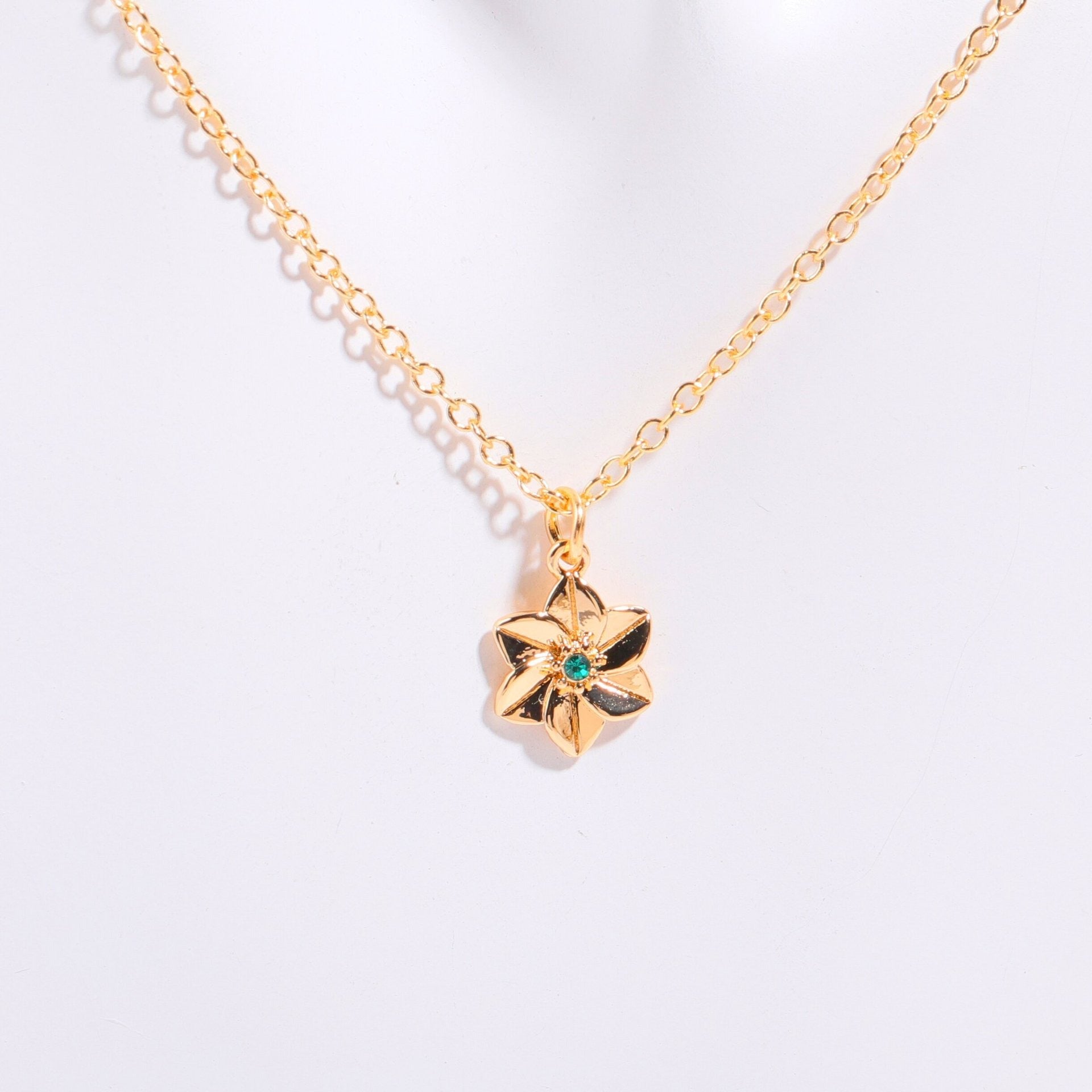 Kaze 18K Gold Birth Month Flower Bracelet | Personalised Floral Bracelet in All 12 Months May
