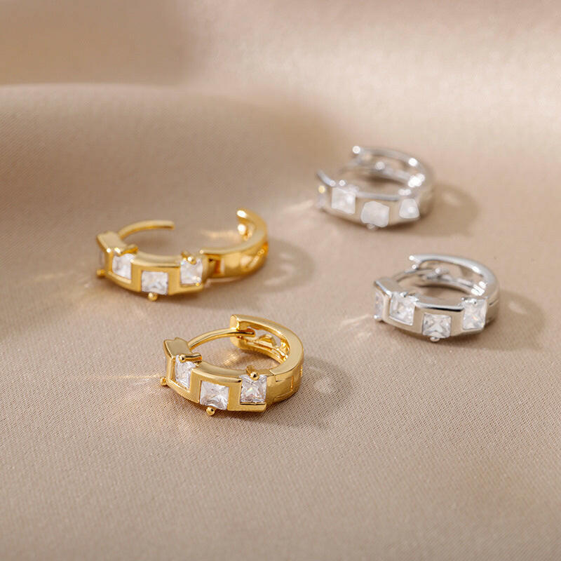 Kaze C-Shaped Heart Clip-On Ear Cuff Earrings | Non-Pierced Heart Ear Cuff in Gold &amp; Platinum Style 05